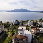 Zoe Seaside